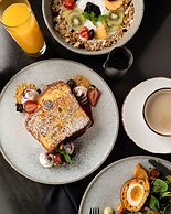 Delta Hotels by Marriott Vancouver Downtown Suites