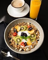 Delta Hotels by Marriott Vancouver Downtown Suites