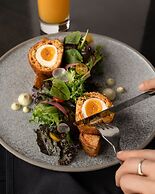 Delta Hotels by Marriott Vancouver Downtown Suites