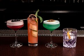 Delta Hotels by Marriott Vancouver Downtown Suites