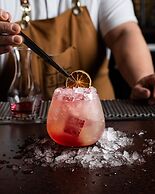 Delta Hotels by Marriott Vancouver Downtown Suites