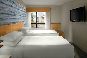Delta Hotels by Marriott Whistler Village Suites