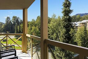 Delta Hotels by Marriott Whistler Village Suites