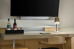 Delta Hotels by Marriott Whistler Village Suites