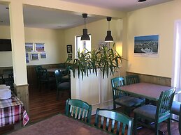 Annapolis Royal Inn & Suites