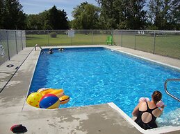 Annapolis Royal Inn & Suites