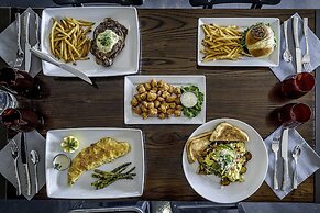 Holiday Inn & Suites Wausau-Rothschild by IHG