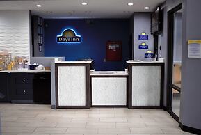 Days Inn by Wyndham Montgomery