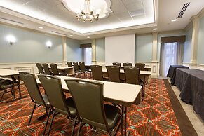 Drury Inn & Suites St. Louis Creve Coeur