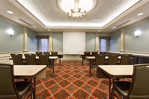 Drury Inn & Suites St. Louis Creve Coeur