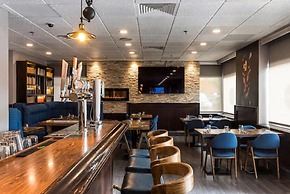 25 Cartier LP / Ottawa Embassy Hotel