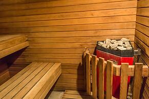 25 Cartier LP / Ottawa Embassy Hotel