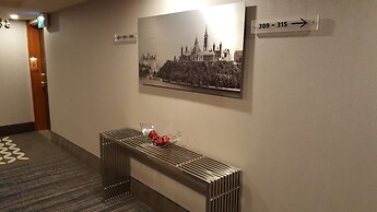 25 Cartier LP / Ottawa Embassy Hotel