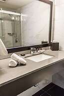 25 Cartier LP / Ottawa Embassy Hotel