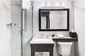 25 Cartier LP / Ottawa Embassy Hotel