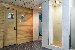 25 Cartier LP / Ottawa Embassy Hotel