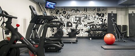 25 Cartier LP / Ottawa Embassy Hotel