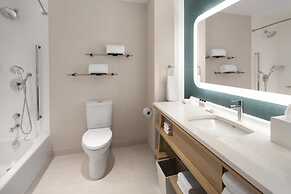 Delta Hotels by Marriott Vancouver Delta