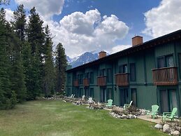 Lake Louise Inn