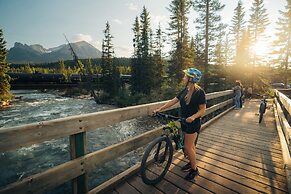Lake Louise Inn