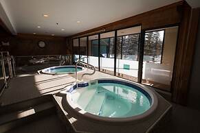 Lake Louise Inn