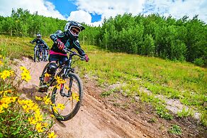 Grand Lodge Crested Butte