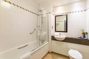 Westmead Hotel