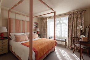 The Falstaff Hotel