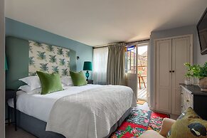 The Falstaff Hotel