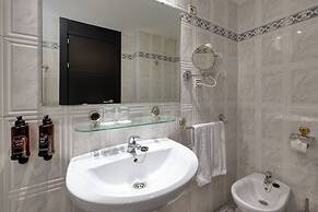 Virgen de los Reyes Hotel