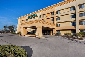 La Quinta Inn & Suites by Wyndham Mansfield OH