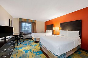 La Quinta Inn & Suites by Wyndham Mansfield OH