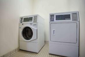 La Quinta Inn & Suites by Wyndham Roanoke Salem