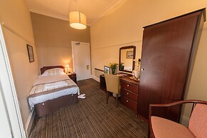 Muthu Westcliff Hotel (Near London Southend Airport)