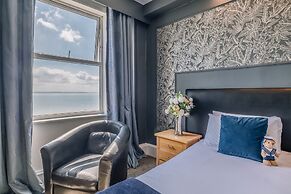 Muthu Westcliff Hotel (Near London Southend Airport)