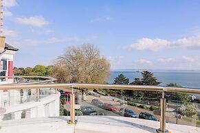 Muthu Westcliff Hotel (Near London Southend Airport)