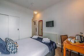 Muthu Westcliff Hotel (Near London Southend Airport)