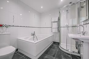 Muthu Westcliff Hotel (Near London Southend Airport)