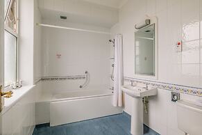 Muthu Westcliff Hotel (Near London Southend Airport)