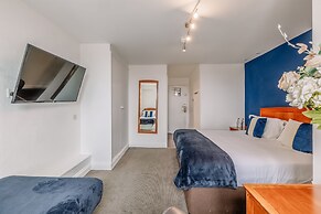 Muthu Westcliff Hotel (Near London Southend Airport)