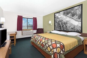 Super 8 by Wyndham Antigo
