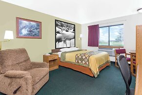 Super 8 by Wyndham Antigo