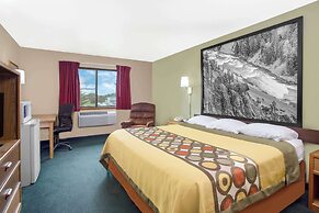 Super 8 by Wyndham Antigo