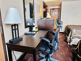 Super 8 by Wyndham Watertown