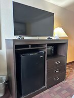 Super 8 by Wyndham Watertown