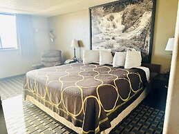 Super 8 by Wyndham Watertown