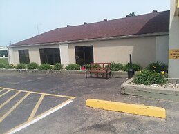 Super 8 by Wyndham Watertown