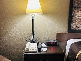 Super 8 by Wyndham Watertown