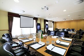 Macdonald Norwood Hall Hotel