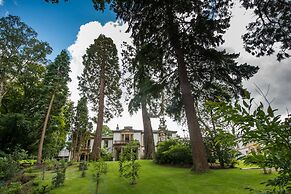 Macdonald Norwood Hall Hotel